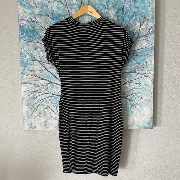 Macy’s Ultra Flirt Knot Front Dress - Picture 5 of 6